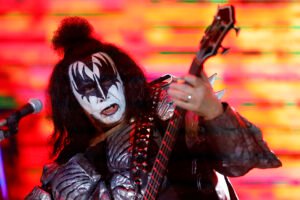 La leyenda de Kiss, Gene Simmons, hospitalizado tras un accidente de coche en California