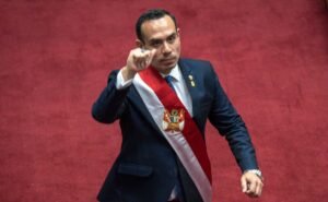 Polémica en Perú por tuits antiguos del nuevo presidente Jerí sobre sexo y mujeres
