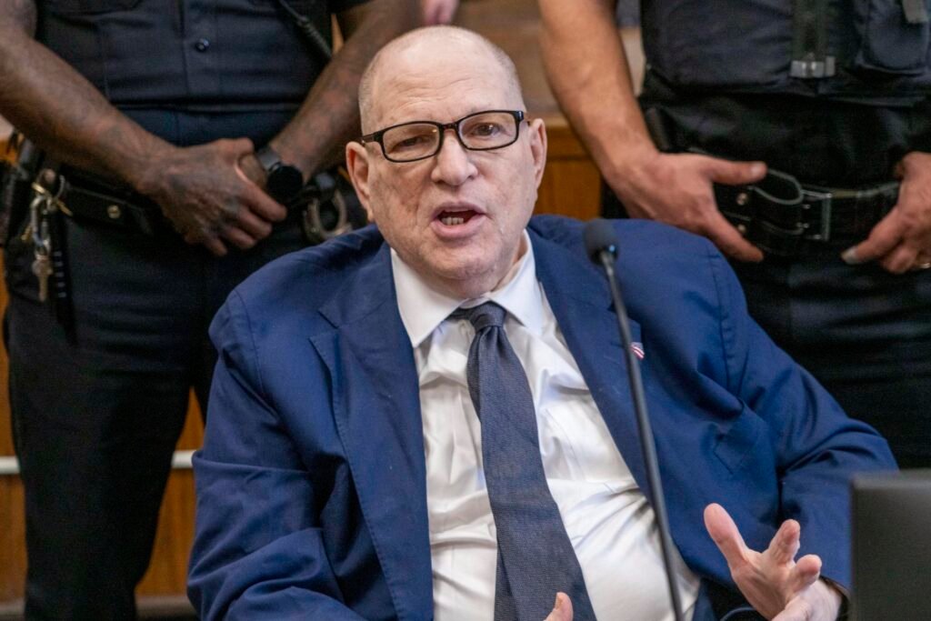 Harvey Weinstein pierde intento de nuevo juicio y evalúa declararse culpable en caso pendiente