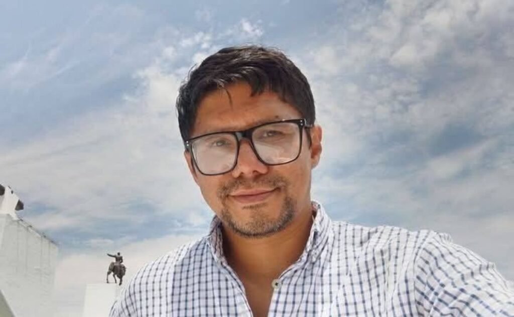 Convocan a movilización en Puebla por desaparición del maestro Leonardo Escobar