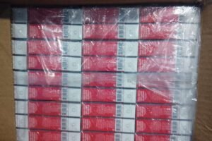 Aseguran más de 1.4 millones de cigarros ilícitos en el AICM