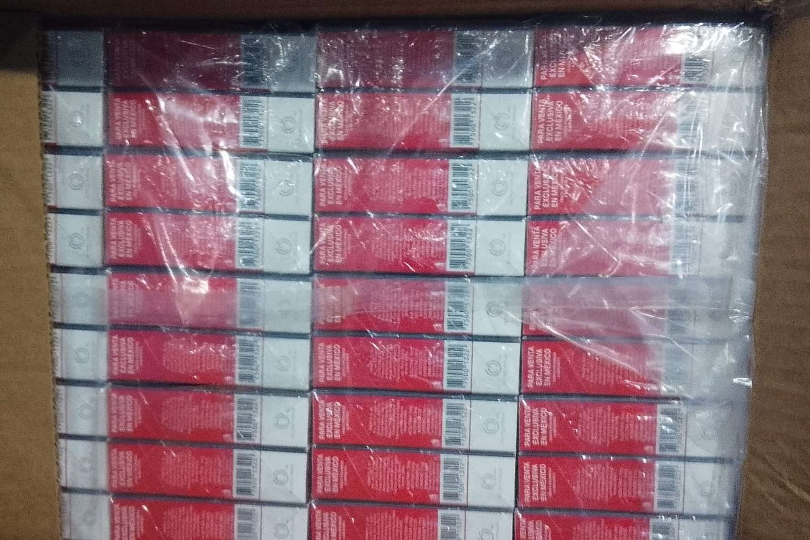 Aseguran más de 1.4 millones de cigarros ilícitos en el AICM